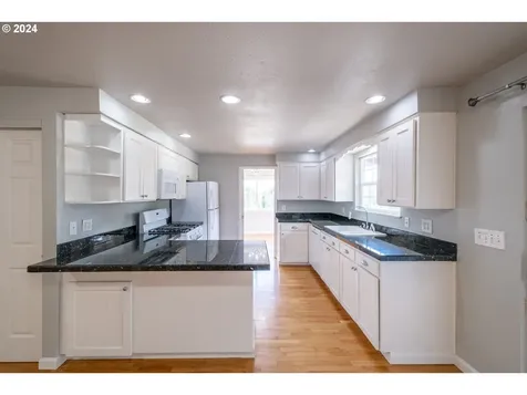 30521 Rancho Road Lebanon OR 97355