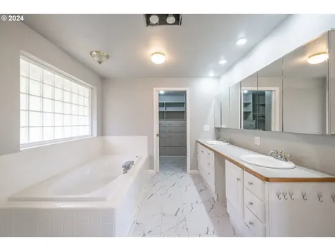 30521 Rancho Road Lebanon OR 97355