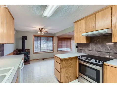 30940 NW Claxtar Street North Plains OR 97133