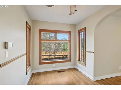 5273 Ne 23rd Avenue Portland OR 97211
