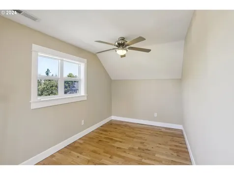 5273 Ne 23rd Avenue Portland OR 97211