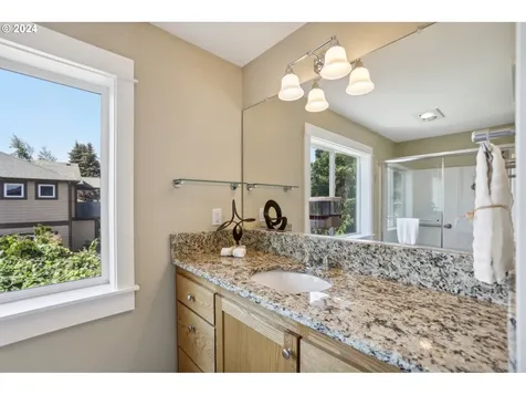 5273 Ne 23rd Avenue Portland OR 97211