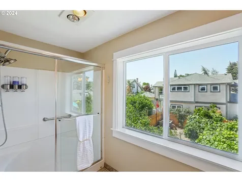 5273 Ne 23rd Avenue Portland OR 97211