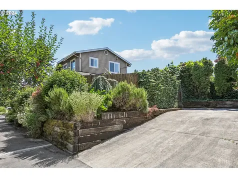 5273 Ne 23rd Avenue Portland OR 97211