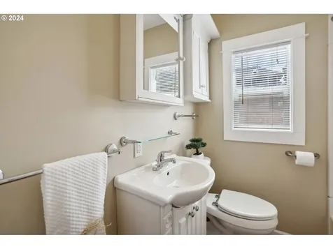 5273 Ne 23rd Avenue Portland OR 97211