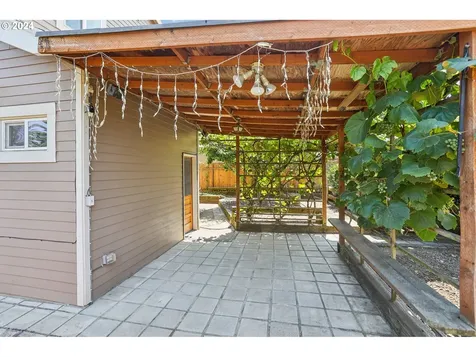 5273 Ne 23rd Avenue Portland OR 97211