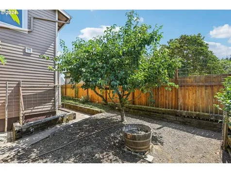 5273 Ne 23rd Avenue Portland OR 97211