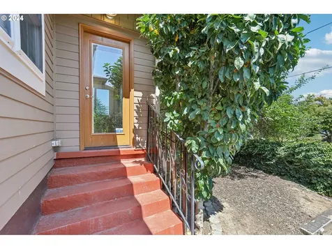 5273 Ne 23rd Avenue Portland OR 97211