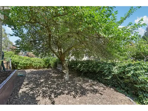 5273 Ne 23rd Avenue Portland OR 97211