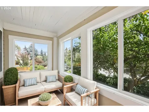 5273 Ne 23rd Avenue Portland OR 97211