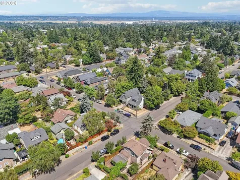 5273 Ne 23rd Avenue Portland OR 97211