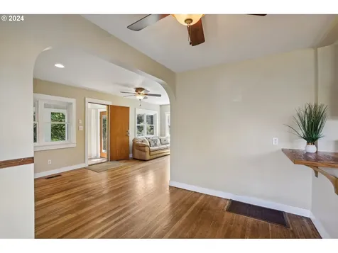 5273 Ne 23rd Avenue Portland OR 97211
