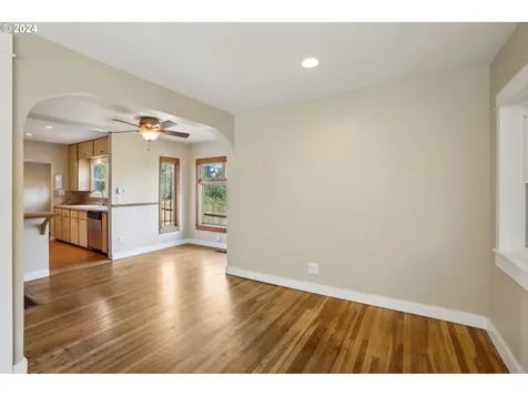 5273 Ne 23rd Avenue Portland OR 97211