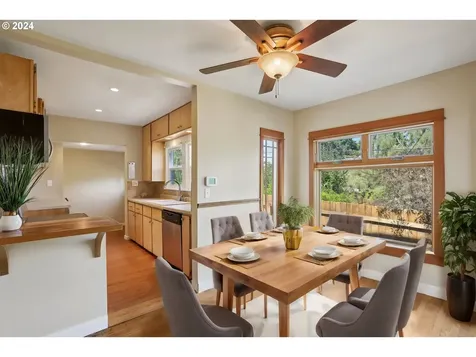 5273 Ne 23rd Avenue Portland OR 97211