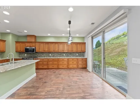 1518 NE Vista Fe Court Roseburg OR 97470