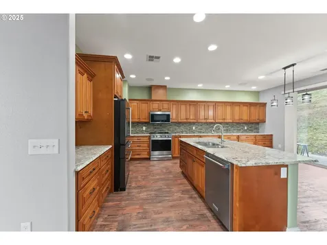 1518 NE Vista Fe Court Roseburg OR 97470