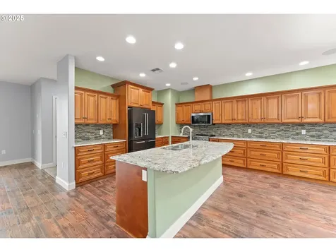 1518 NE Vista Fe Court Roseburg OR 97470
