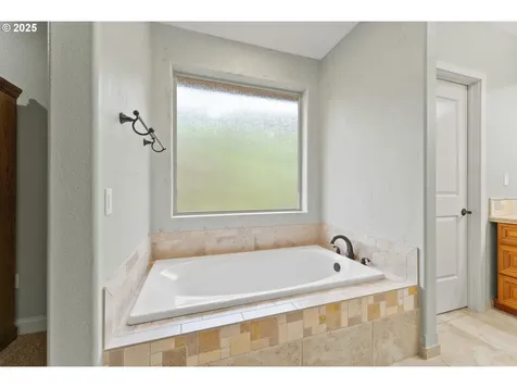 1518 NE Vista Fe Court Roseburg OR 97470