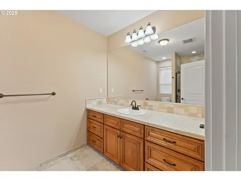 1518 NE Vista Fe Court Roseburg OR 97470
