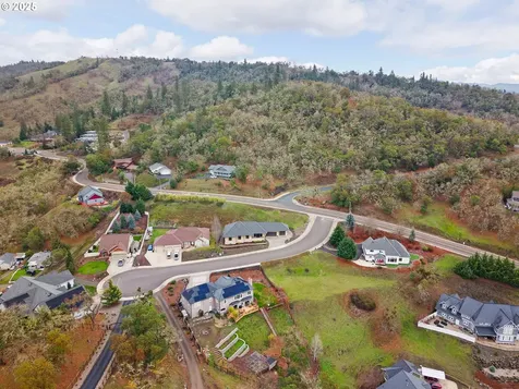 1518 NE Vista Fe Court Roseburg OR 97470