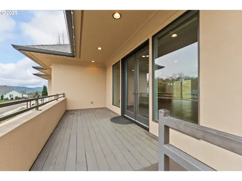 1518 NE Vista Fe Court Roseburg OR 97470