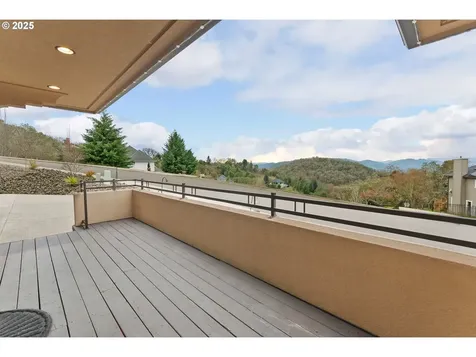 1518 NE Vista Fe Court Roseburg OR 97470