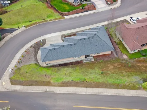 1518 NE Vista Fe Court Roseburg OR 97470
