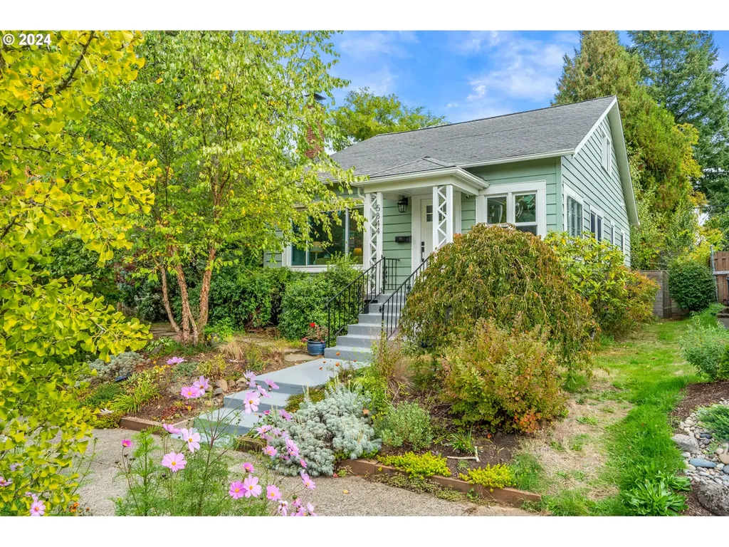 5844 NE 32nd Place Portland OR 97211