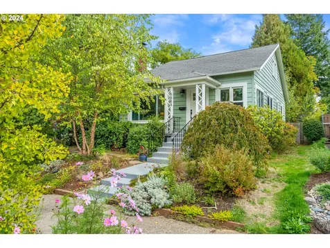 5844 NE 32nd Place Portland OR 97211