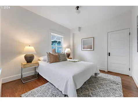 5844 NE 32nd Place Portland OR 97211