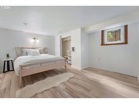5844 NE 32nd Place Portland OR 97211