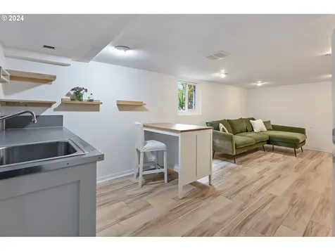 5844 NE 32nd Place Portland OR 97211