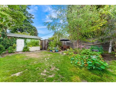 5844 NE 32nd Place Portland OR 97211