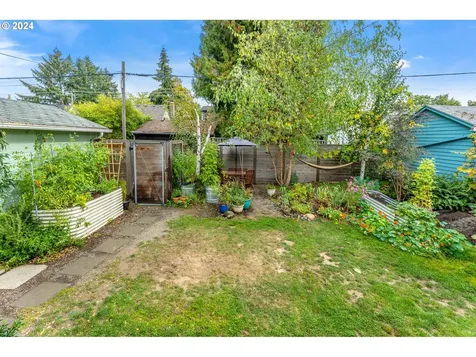 5844 NE 32nd Place Portland OR 97211
