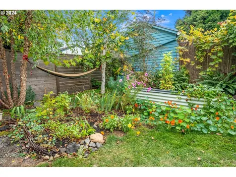 5844 NE 32nd Place Portland OR 97211