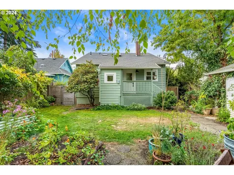5844 NE 32nd Place Portland OR 97211