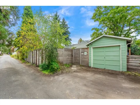 5844 NE 32nd Place Portland OR 97211