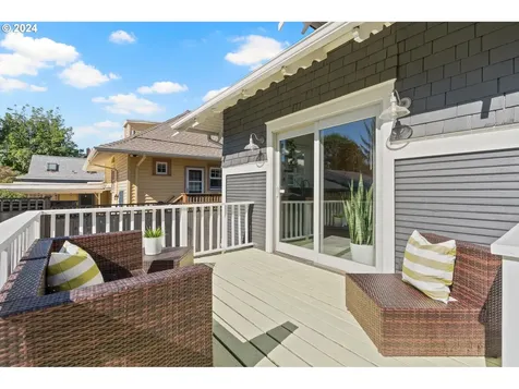 3744 SE Clay Street Portland OR 97214