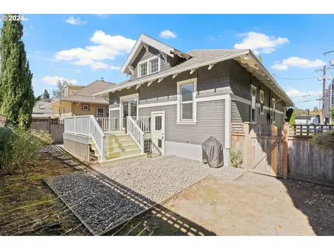 3744 SE Clay Street Portland OR 97214