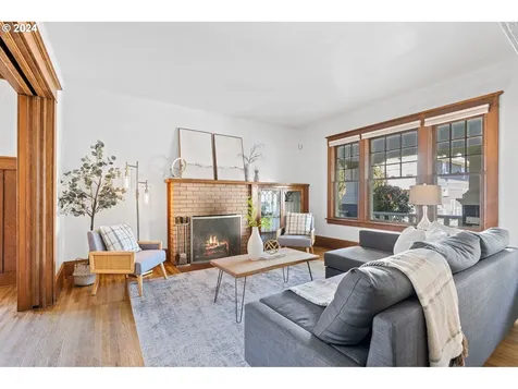 3744 SE Clay Street Portland OR 97214