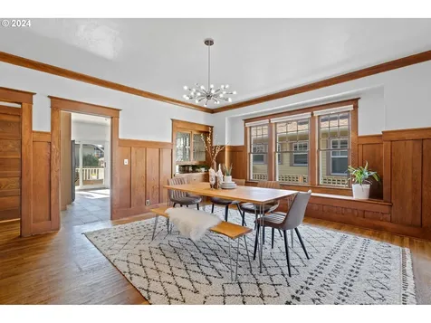 3744 SE Clay Street Portland OR 97214