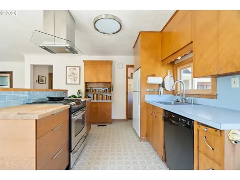 1825 Se 55th Avenue Portland OR 97215