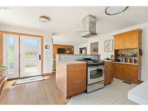 1825 Se 55th Avenue Portland OR 97215