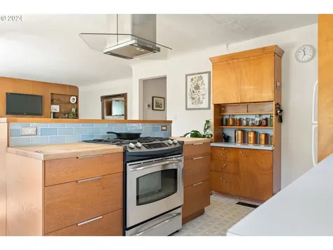 1825 Se 55th Avenue Portland OR 97215