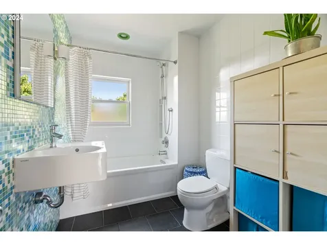 1825 Se 55th Avenue Portland OR 97215