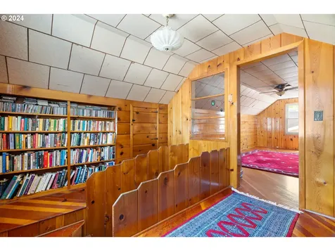 1825 Se 55th Avenue Portland OR 97215