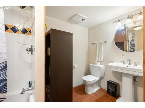 1825 Se 55th Avenue Portland OR 97215