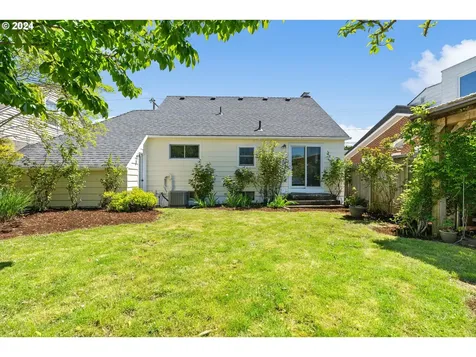 1825 Se 55th Avenue Portland OR 97215