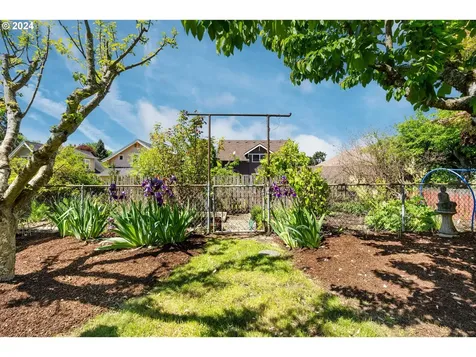 1825 Se 55th Avenue Portland OR 97215