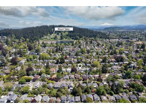 1825 Se 55th Avenue Portland OR 97215